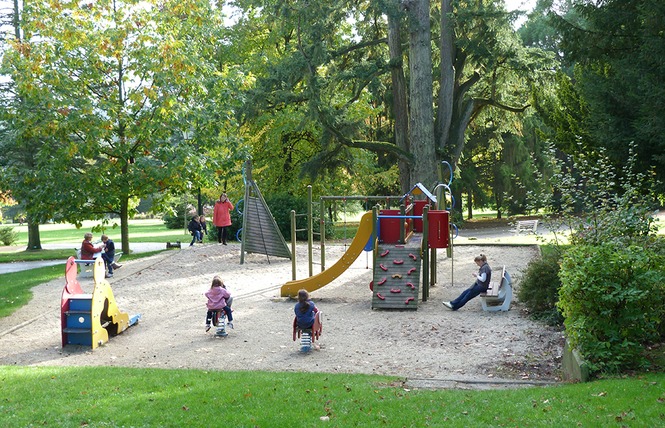 Aires de jeux pour enfants 1 - Bagnoles-de-l'Orne