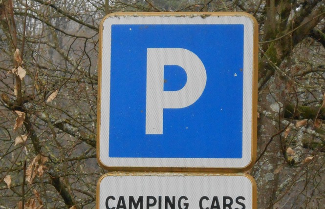 Stationnement Camping-Cars (Vieux Moulin) 1 - Bagnoles-de-l'Orne
